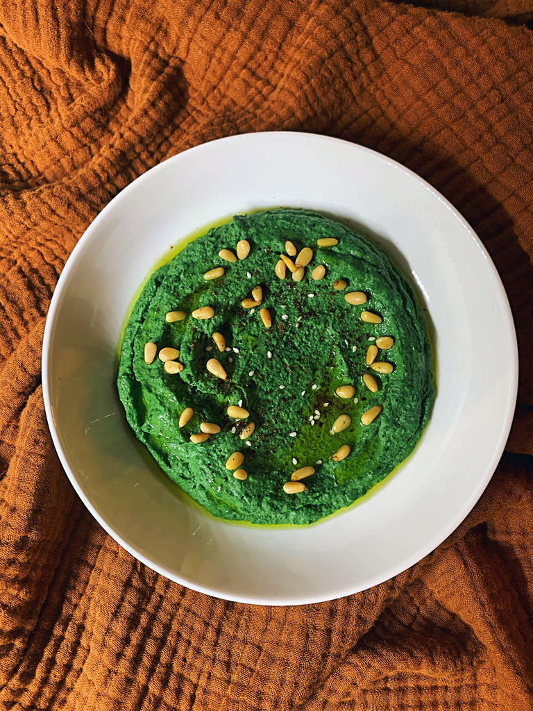 Lemon and Spinach Spirulina Hummus